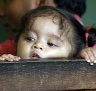 जिज्ञासा की शक्ति: एक शिशु की खोज यात्रा