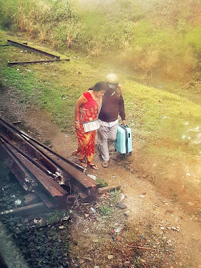 🤝 एक मददगार हाथ: रोज़मर्रा की ज़िंदगी में करुणा की झलक