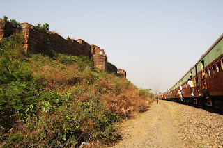 तेलियागढ़ी किला – बंगाल के इतिहास का भूला-बिसरा द्वार