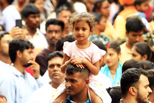 Little Princess: A Father’s Shoulder, A Daughter’s World