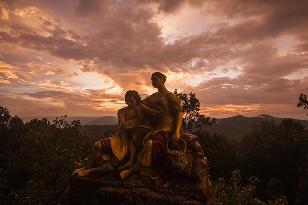 प्रेम कहानी त्रासदी में बदल गई