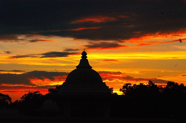 Silhouette Effect – The Art of Capturing Shadows and Light