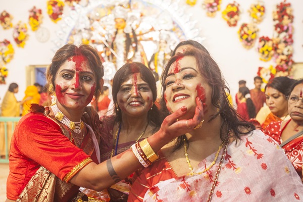 Sindoor Khela 2025 – A Celebration of Colors, Tradition & Togetherness